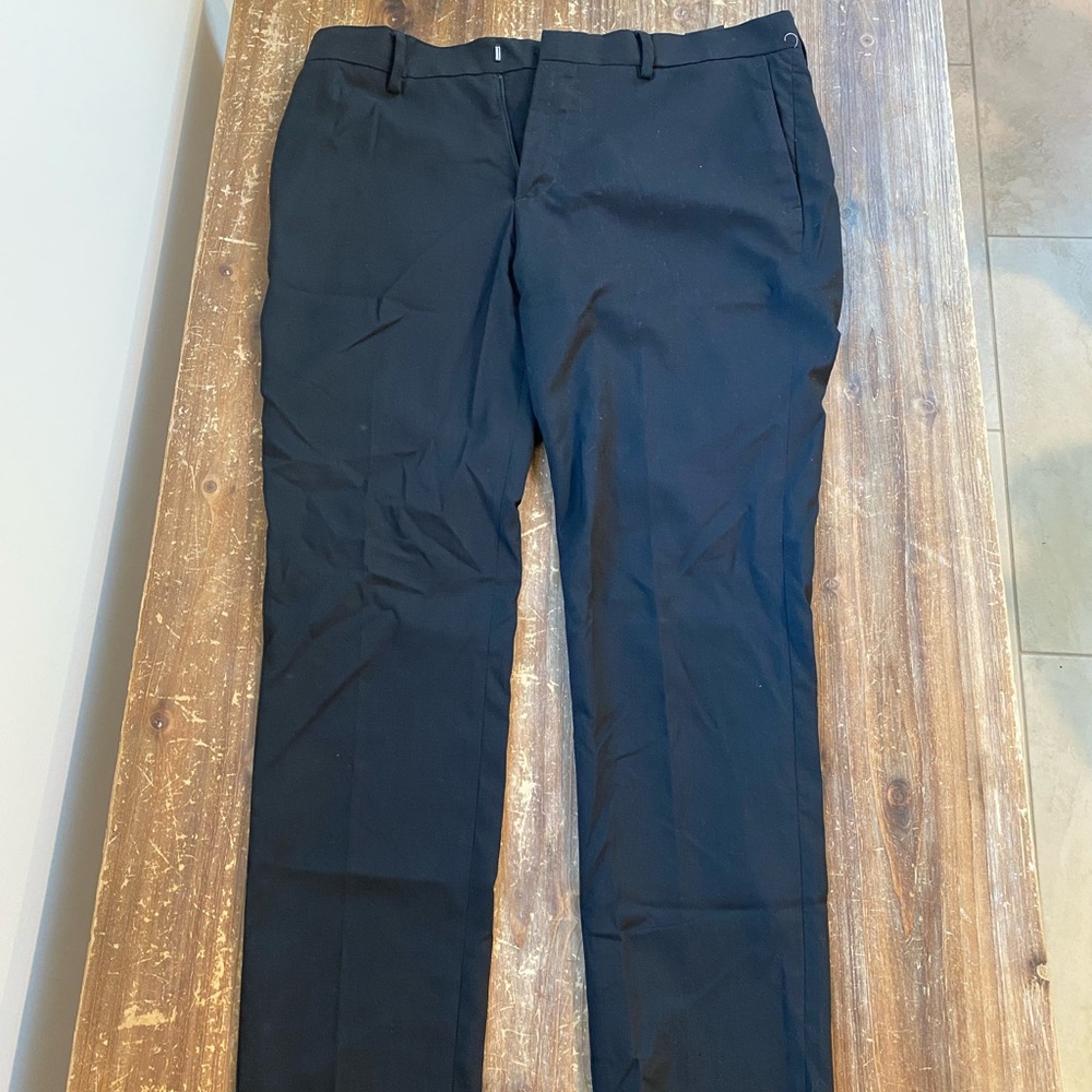 33R H&M black dress pants.